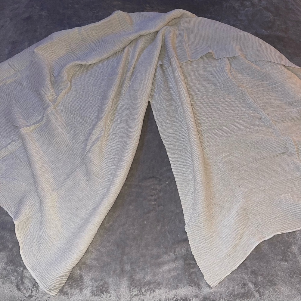 Le chateau beige, light nude scarf